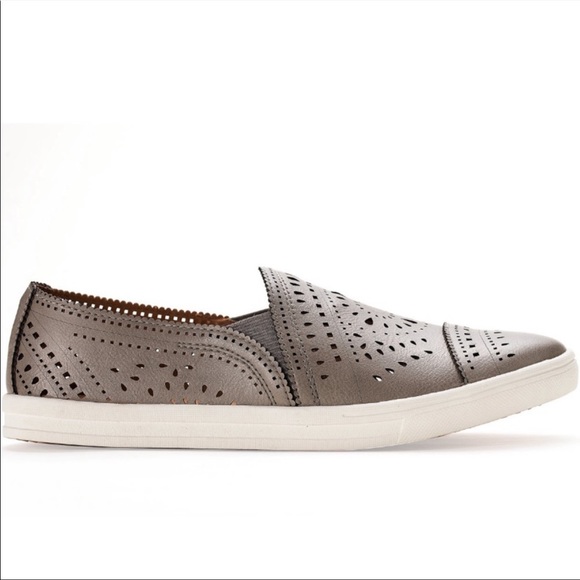 American Rag Women’s Shannen Slip-On sneakers - Picture 4 of 10